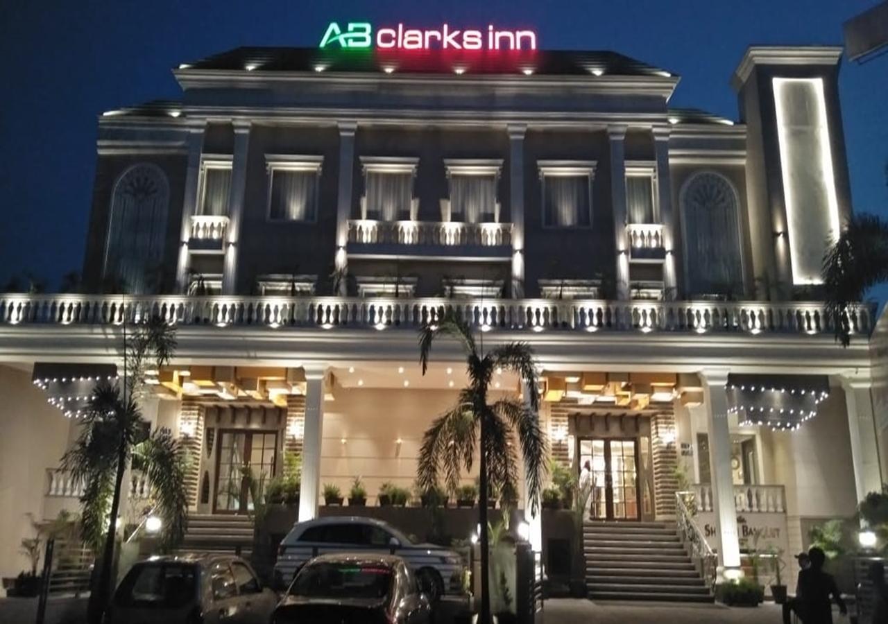 Ab Clarks Inn Jalandhar Esterno foto